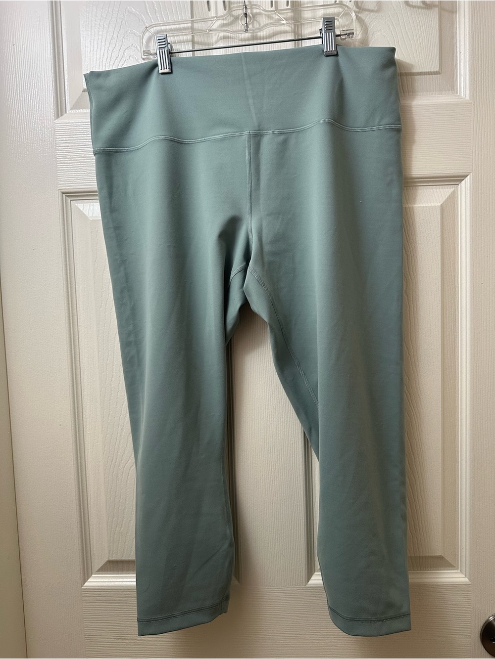 Lululemon Wunder Train High-Rise Crop 23"
Size 18